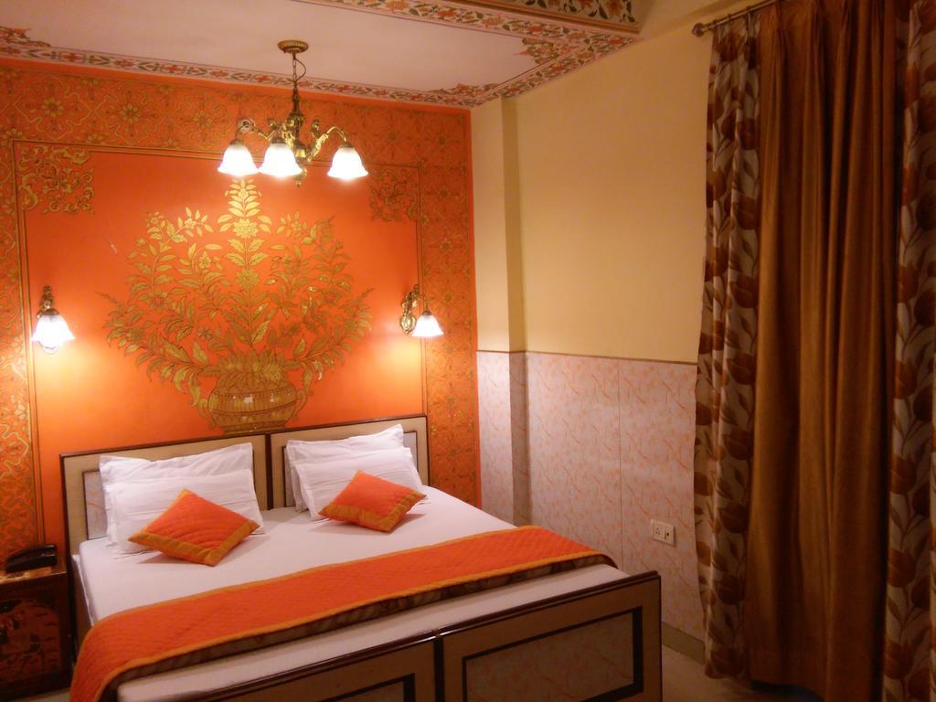 Hotel Golden Heritage Jaipur Bagian luar foto